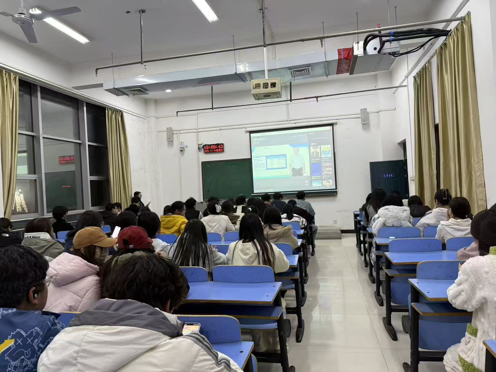 聚焦学业发展 赋能成长成才——新闻与传播学院开展系列学业赋能主题活动-新闻与传播学院